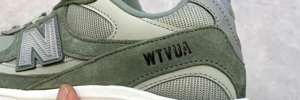 WTAPS × New Balance(ダブルタップス × ニューバランス)のアブゾーブ 2010 "オリーブドラブ"