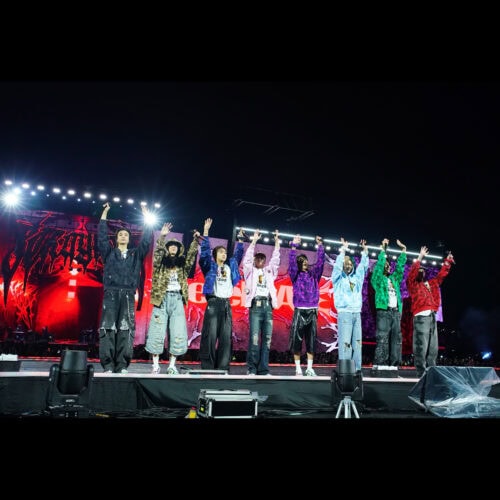 限定コレクション「BAPE® × STRAY KIDS」は、Stray Kidsの4枚目のスタジオアルバム『KARMA』のリリース、そしてワールドツアー「dominATE : celebrATE」アンコール公演の成功を記念し、2025年10月にローンチされます。まさに、今年を代表するコラボレーションイベントとなるはずだ。