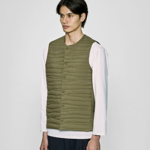 HEATNAVI QUILTED VEST ¥49,500