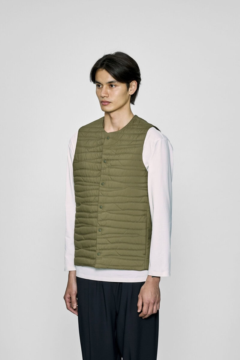 HEATNAVI QUILTED VEST ¥49,500