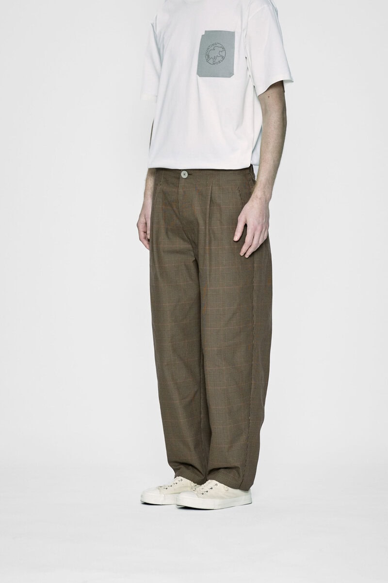 ATY STRETCH WOVEN ONE TUCK CURVE PANTS ¥39,600