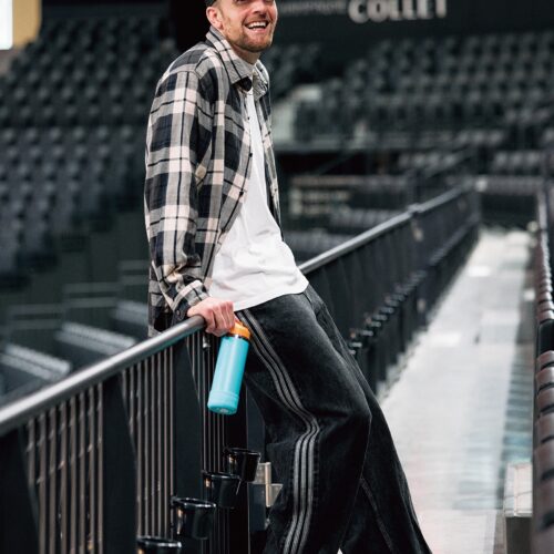 アルバルク東京 ザック・バランスキー選手の私服スナップ