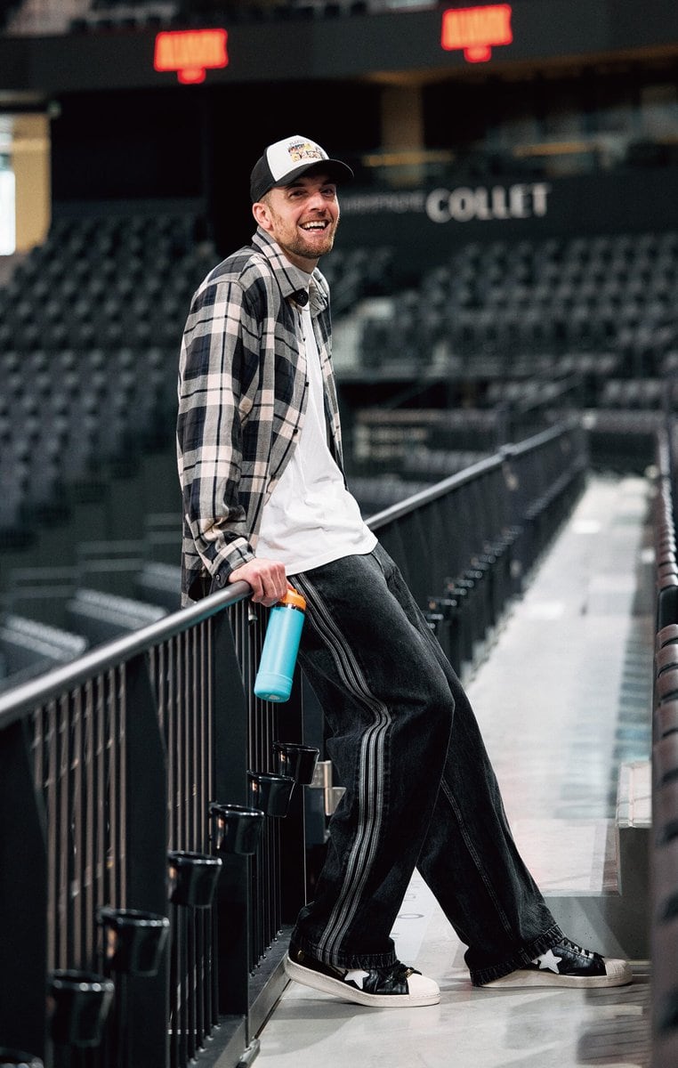 アルバルク東京 ザック・バランスキー選手の私服スナップ