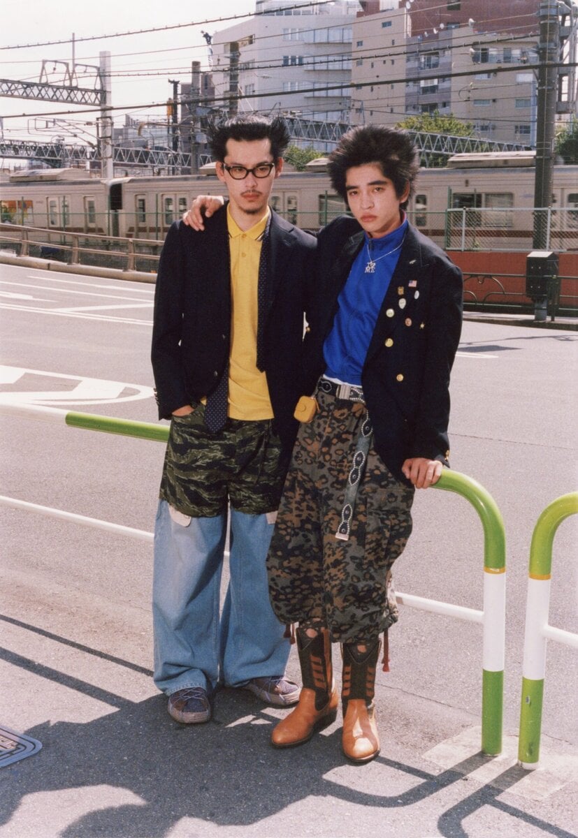 （左）Brooks Brothers［ブルックス ブラザーズ］と（右）J.PRESS ORIGINALS［ジェイプレス オリジナルス］のブレザー