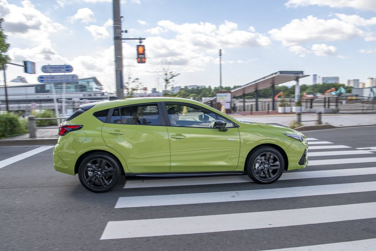 スバル インプレッサ e-BOXER ST-H