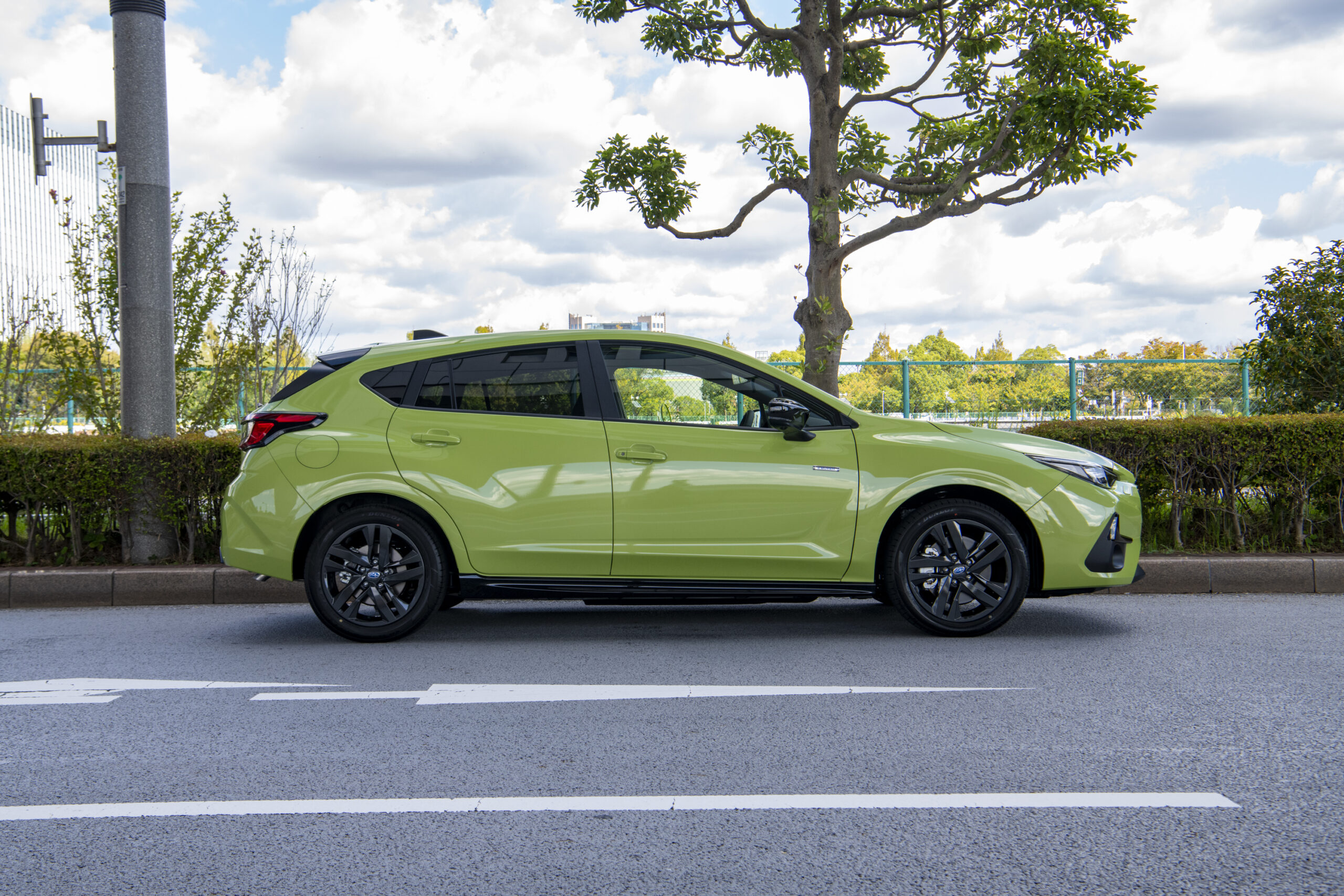 スバル インプレッサ e-BOXER ST-H