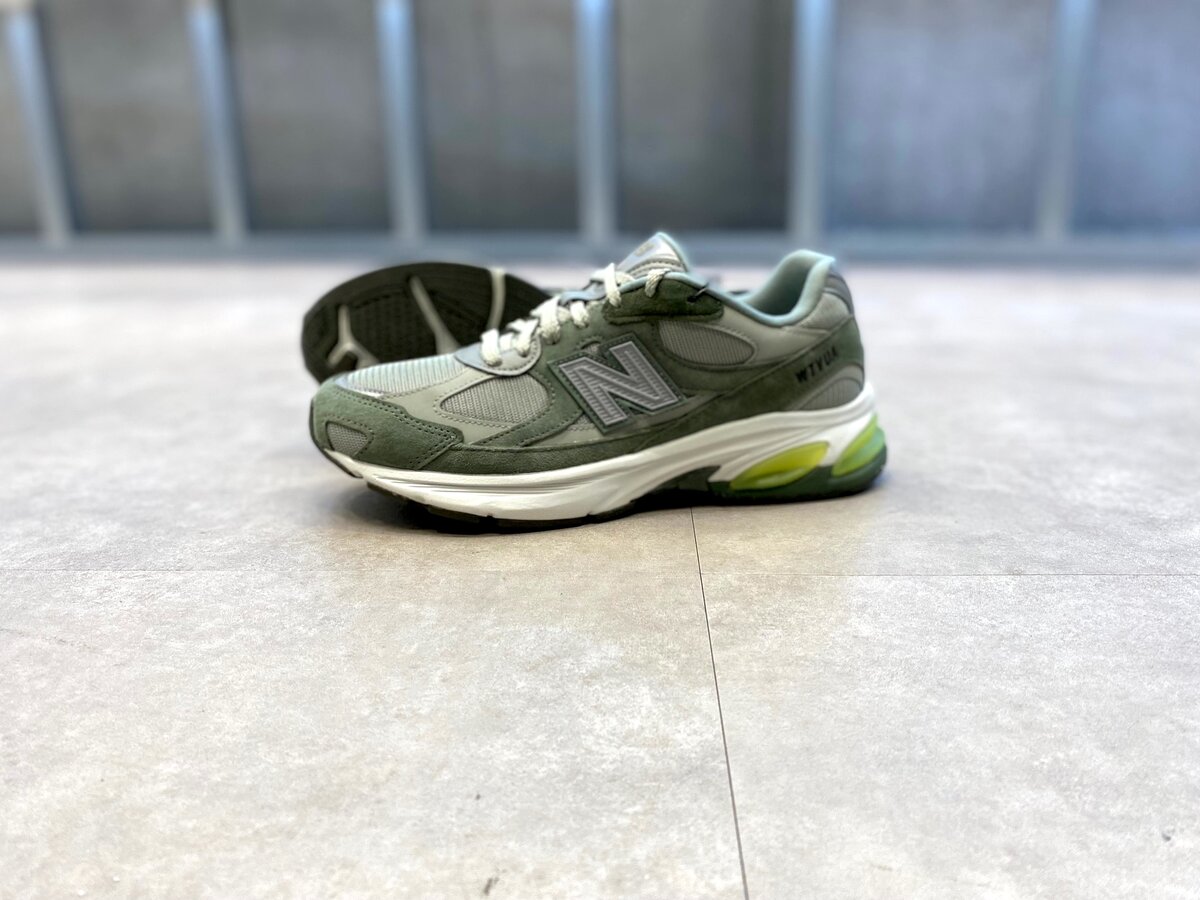 WTAPS × New Balance(ダブルタップス × ニューバランス)のアブゾーブ 2010 "オリーブドラブ"