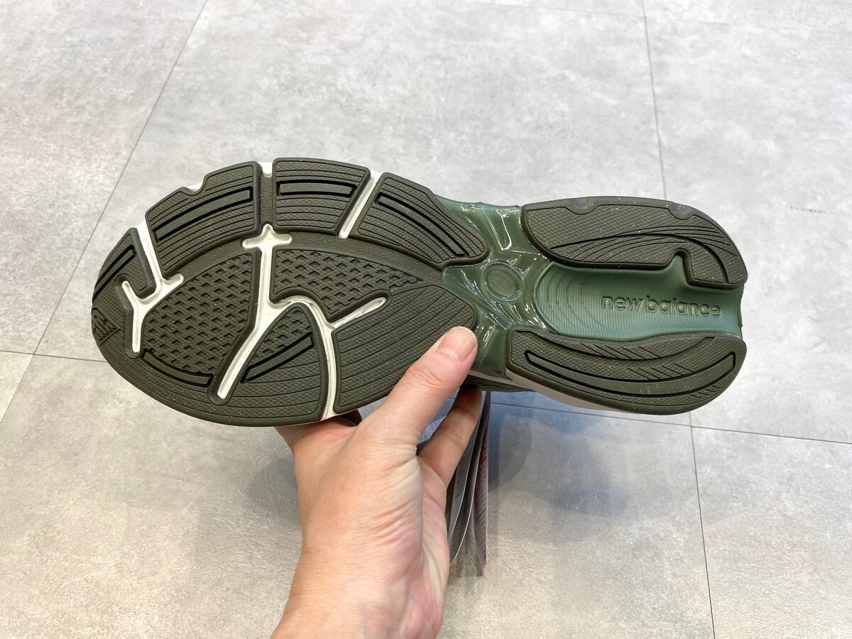 WTAPS × New Balance(ダブルタップス × ニューバランス)のアブゾーブ 2010 "オリーブドラブ"