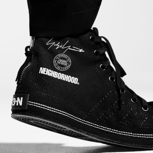 Y-3の人気モデルも本コレクション仕様でリリースされる。