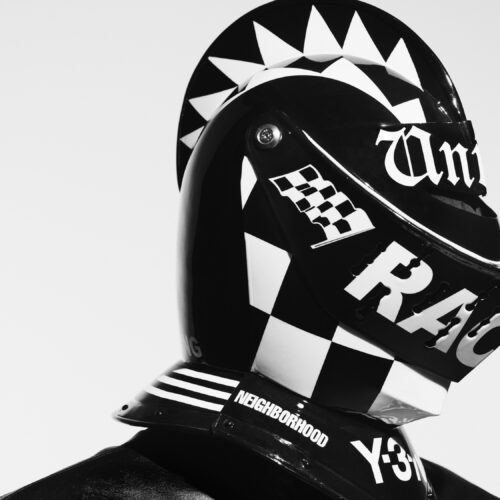 「Y-3 NEIGHBORHOOD」キャンペーンは 10月15日に公開予定。そしてカプセルコレクションは10月25日より発売開始。さらに同じタイミングで行われる ComplexCon Las Vegas では、カスタムバイクやヘルメットを展示した専用ブースにて、フルコレクションを披露する。