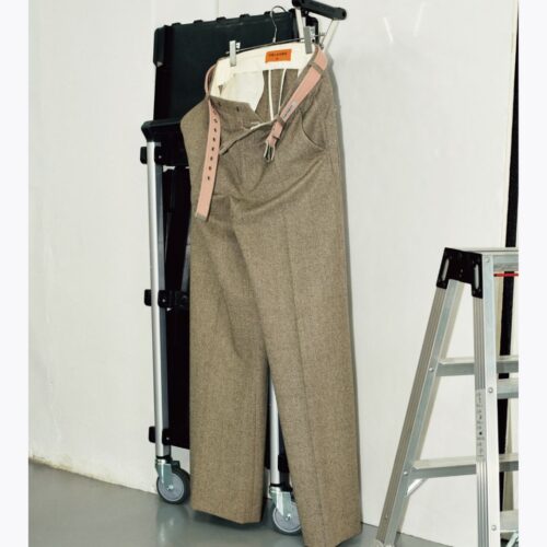 なぜ今、ワイドスラックスが「バズっている」のか？ ちょいクラシックアイテムをモダンに昇華させる”たった一つの法則”