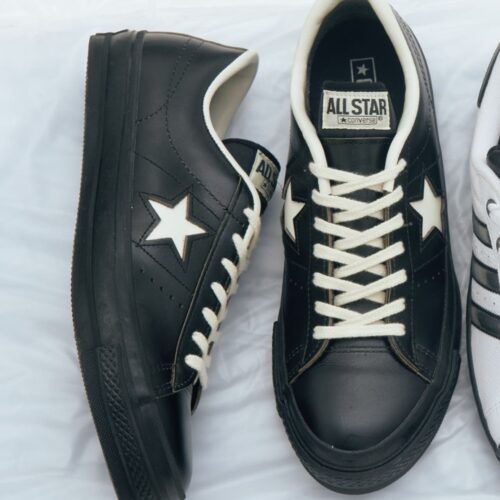 秋は「クラシック＆モノトーンスニーカー」でコーデを引き締め！大人こそ選ぶべきコンバース、アディダス、プーマの名作3選