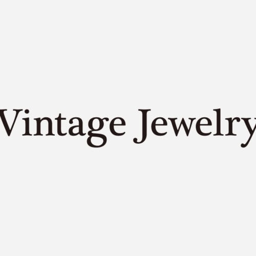 90年代〜2000年初頭の近年人気のVintage Jewelryをオープン記念としてラインアップ。生産が終了したレアアイテムから、定番のアイテムまで幅広くご用意。男性、女性問わず楽しめる品揃えだ。