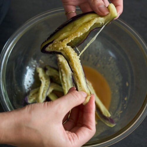 とろとろなすとカリカリベーコンのサラダの作り方