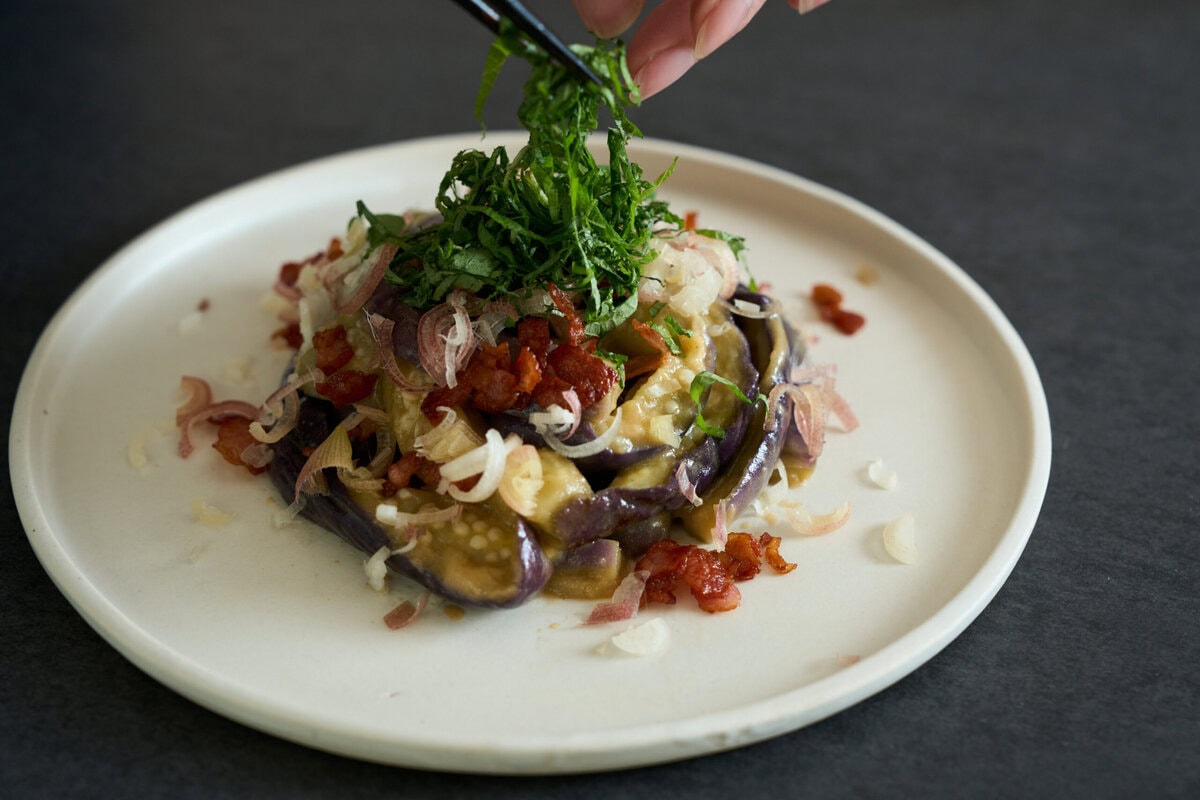 とろとろなすとカリカリベーコンのサラダの作り方