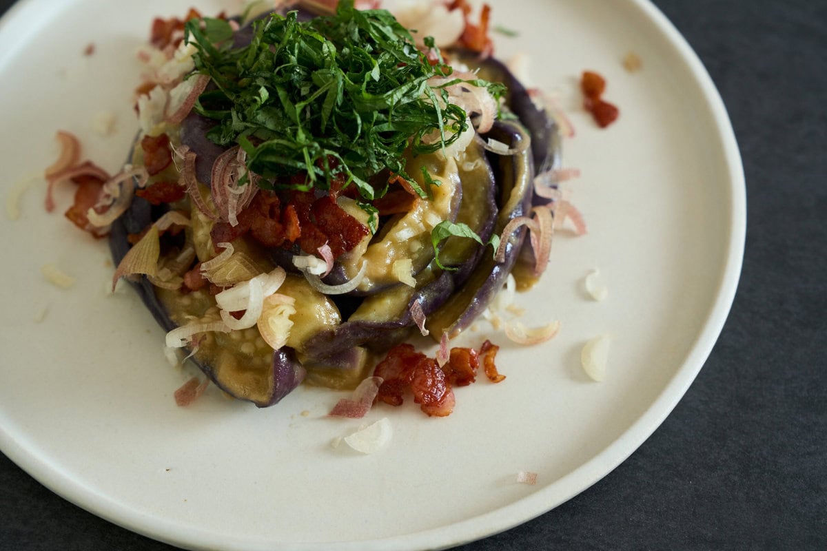 とろとろなすとカリカリベーコンのサラダ