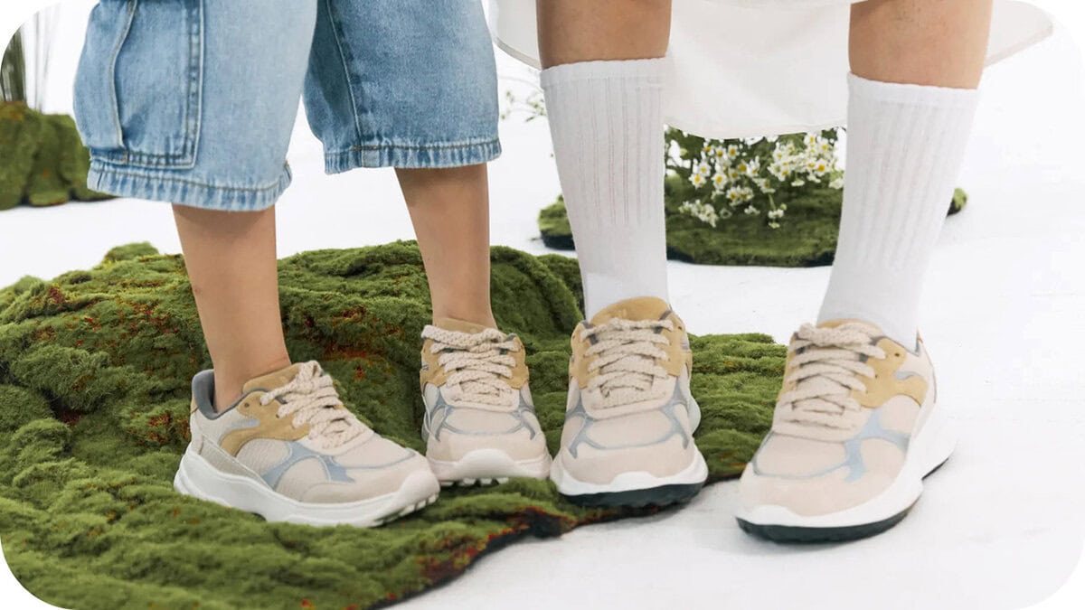 手を使わず1秒で履けるスニーカーがすごい!台湾発「LazyShoes」が提案する”ハンズフリー”テックシューズの機能美を解剖