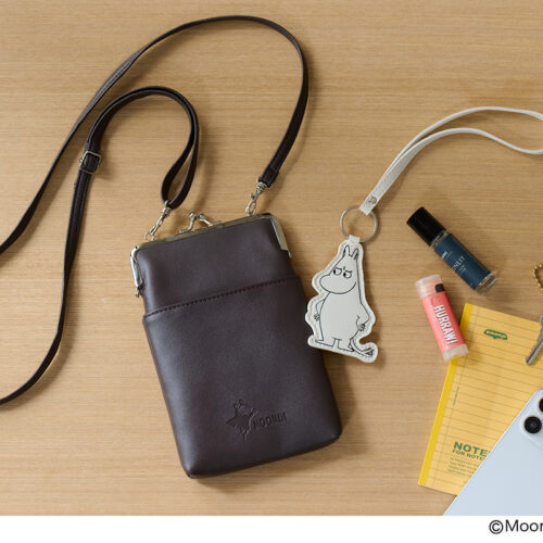ムーミンファン歓喜！リトルミイが型押しされたがま口ショルダーが便利すぎた…裏地はコミックス柄で開くたびにキュン