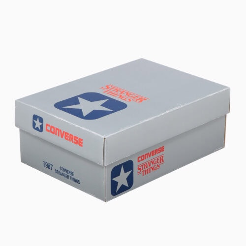 最新作の舞台である1987年に展開したオールスターのカラーリングをピックアップしたモデルや、ストーリーのキーとなるラジオ局をモチーフにしたモデルなどをラインナップ。また80年代に使用されていた通称「銀箱」を再構築し、作品のタイトルロゴを組み合わせたスペシャルなデザインカートンを作成。