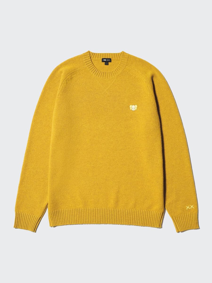 XX モチーフや COMPANION のワンポイント刺繍が特別感を添え、ユニクロを代表するニットウェアやアクセサリーが、温もりと大切な人とのつながりをもたらしてくれる。