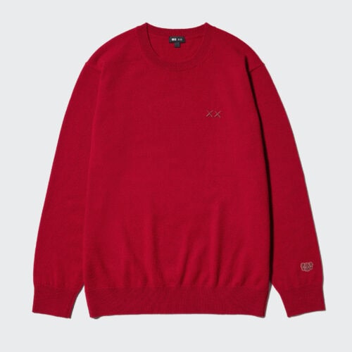 これまでカットソーを中心に展開してきた KAWS とユニクロのコラボレーションが、より多彩な LifeWear へとエクスパンション。「KAWS WINTER 」では、レッドやグリーン、イエローなどのホリデーにふさわしいカラーを採用。