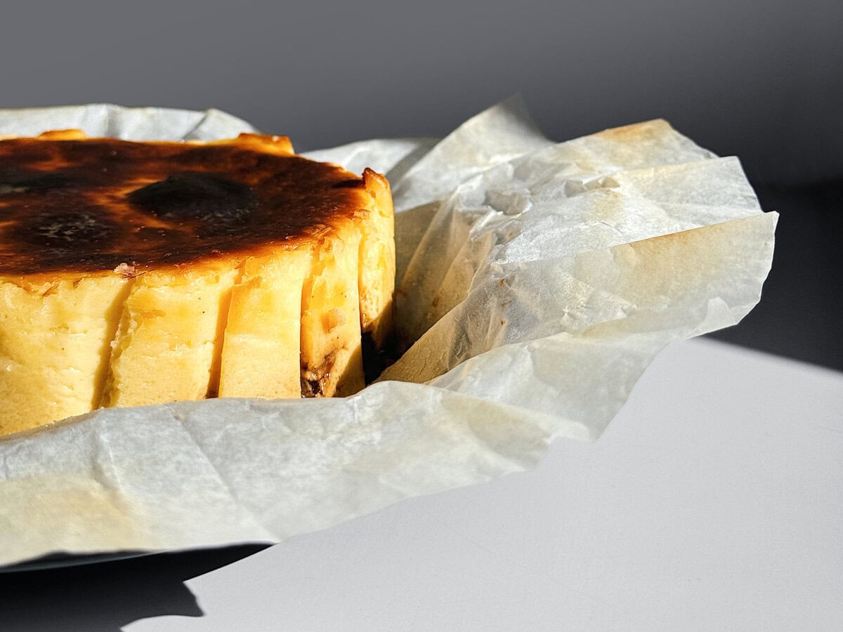 BLANCA 紅玉林檎のバスクチーズケーキ