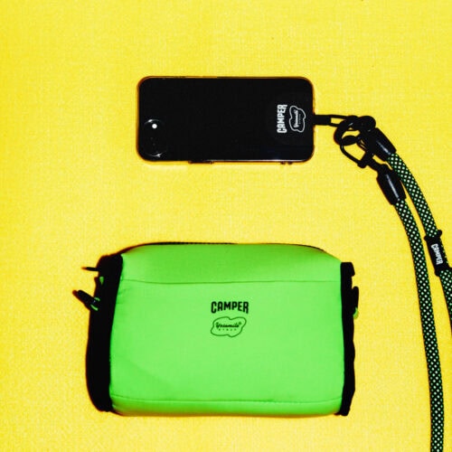 コラボレーションストラップは、外皮はポリエステルで中芯にサステナブル素材を用いた日本製の特注ロープを使用。ライトグレー×ベージュ、オレンジ×ネイビー、ネオングリーン×カーキの3色展開。