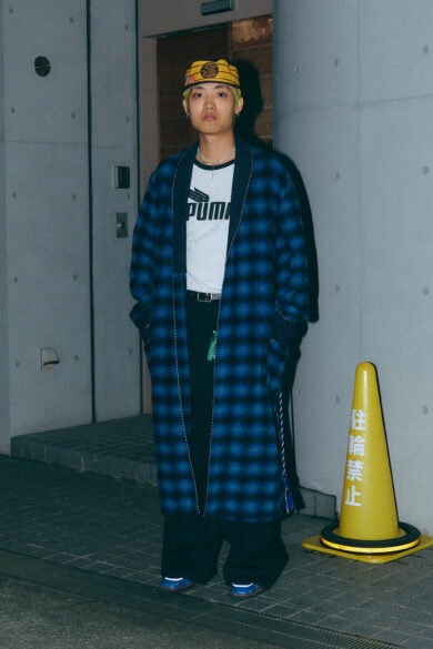 【スナップ】テーマは“ちょっとそこまで”…ガウンと野球帽が織りなす意外なマリアージュ