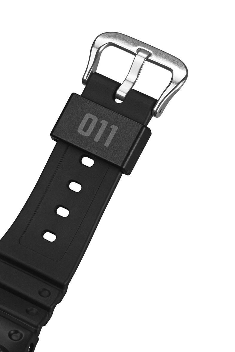 裏蓋にはストレンジャー・シングスのロゴを刻印し、遊環には主人公イレブンの数字表記である「011」をプリント。