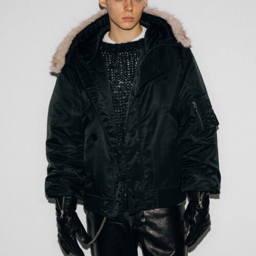 中綿には、高機能素材「PRIMALOFT」を使用。軽量で高い保温性を備えながら、快適な着心地を実現した。