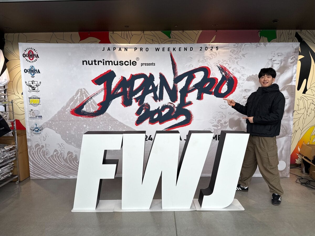 ロゴマークにて撮影