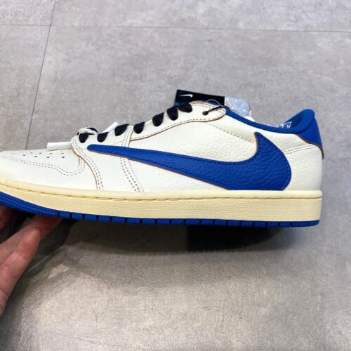 Travis Scott × fragment design × Nike（トラヴィススコット × フラグメントデザイン × ナイキ）のエアジョーダン1 ロー OG 