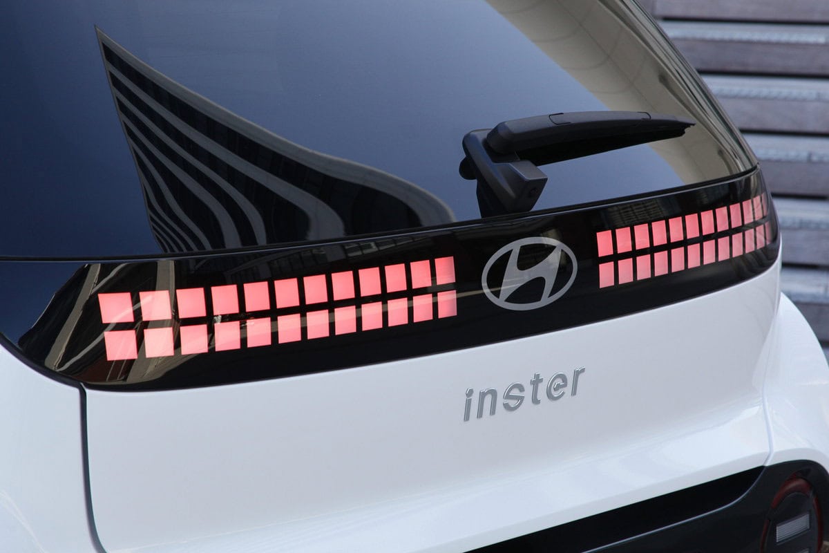 個性的なデザインを持つインスターですが、実はこれは若手デザイナーがデザインしたもの