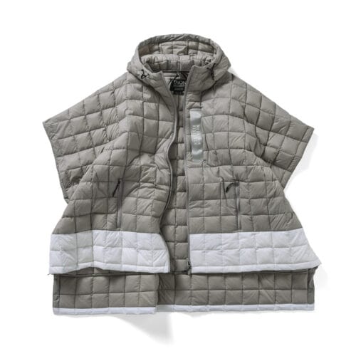Down Poncho ¥22,000