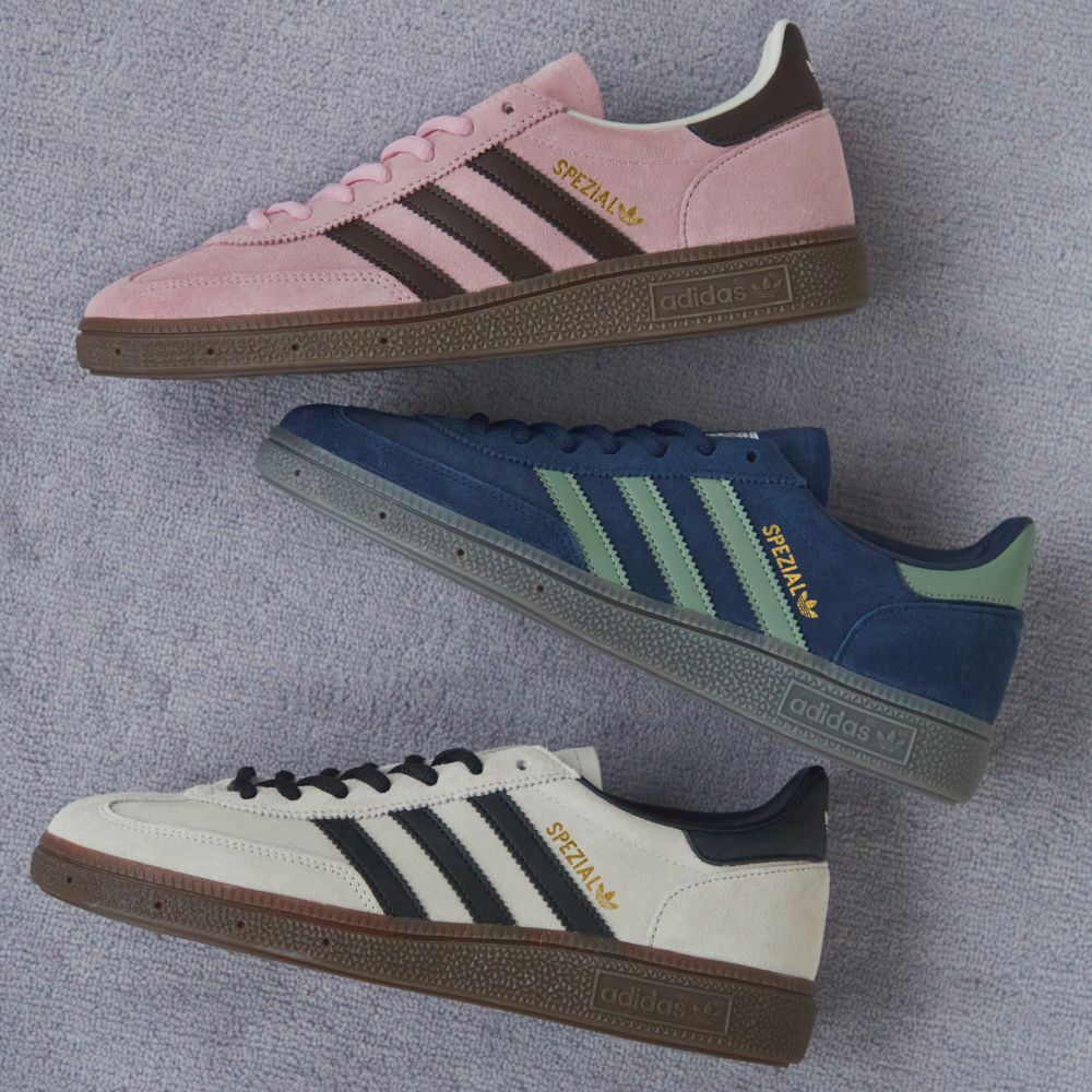 齋藤飛鳥が履きこなす「アディダス オリジナルス」のレトロスニーカー！ ABCマート限定の“くすみカラー”が秋冬コーデに映える