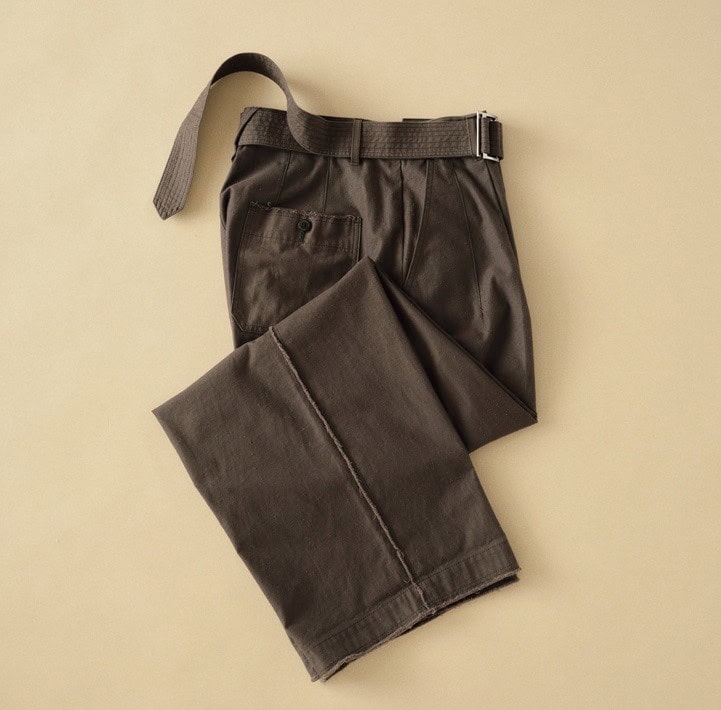 ヨンロクサンのブラウンパンツ