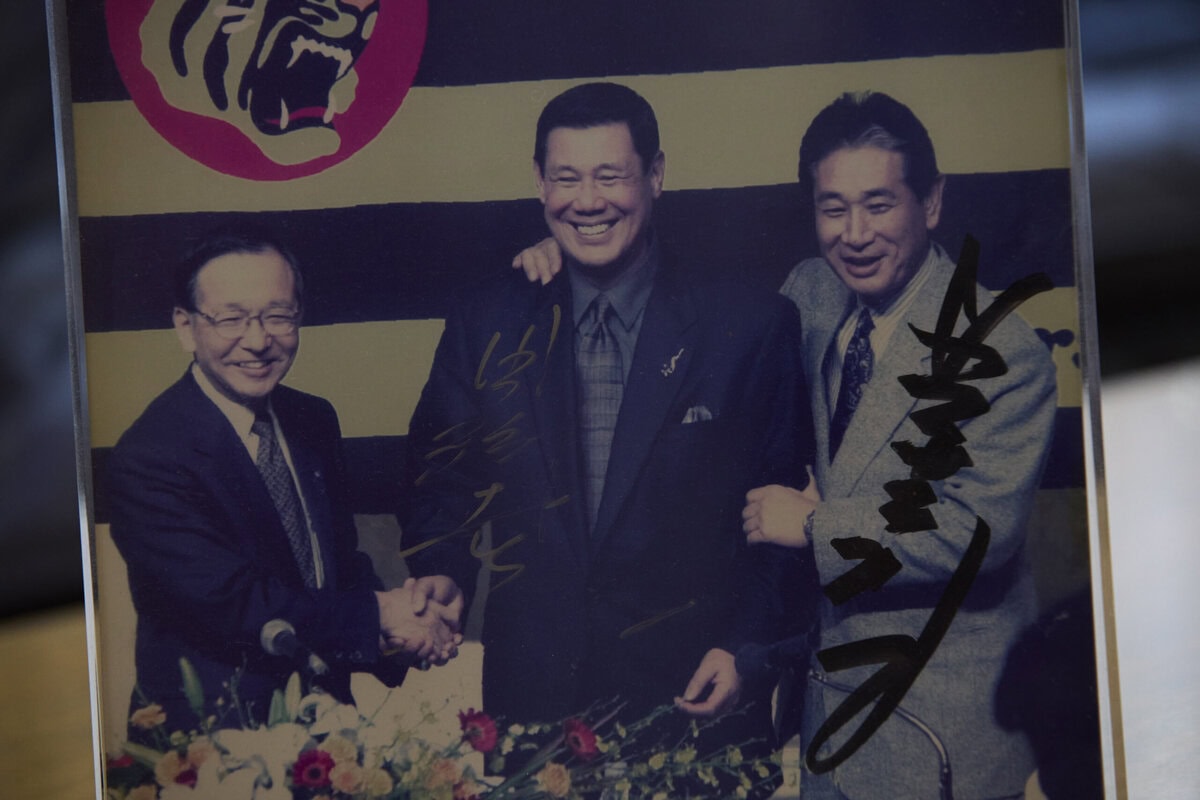 「一緒に縦縞のユニフォームを着ようや」そう口説かれ、監督-コーチの間柄でタイガースのユニフォームに再び袖を通すことに。