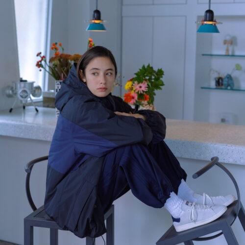 本コレクションは、「everyone everywhere」をコンセプトに、everyone のブランドの世界観を adidas Originals の象徴的なプロダクトへと落とし込んだ特別なラインナップとなっている。