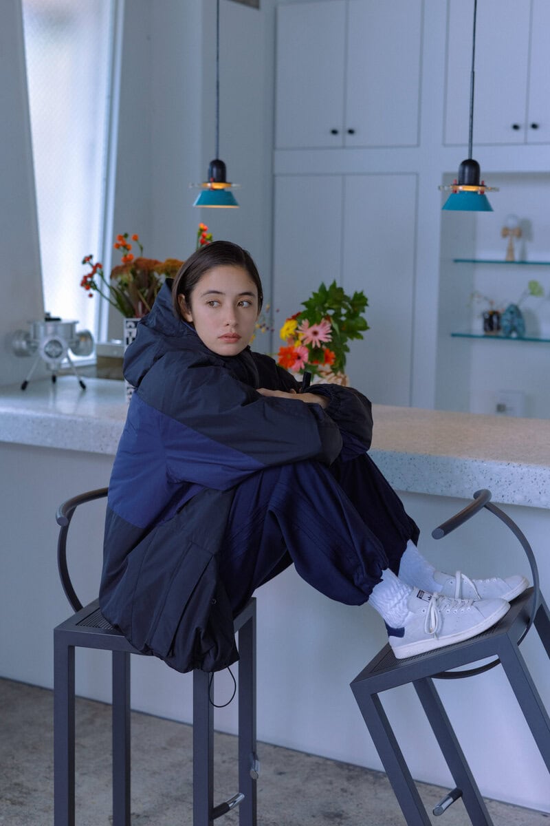 本コレクションは、「everyone everywhere」をコンセプトに、everyone のブランドの世界観を adidas Originals の象徴的なプロダクトへと落とし込んだ特別なラインナップとなっている。