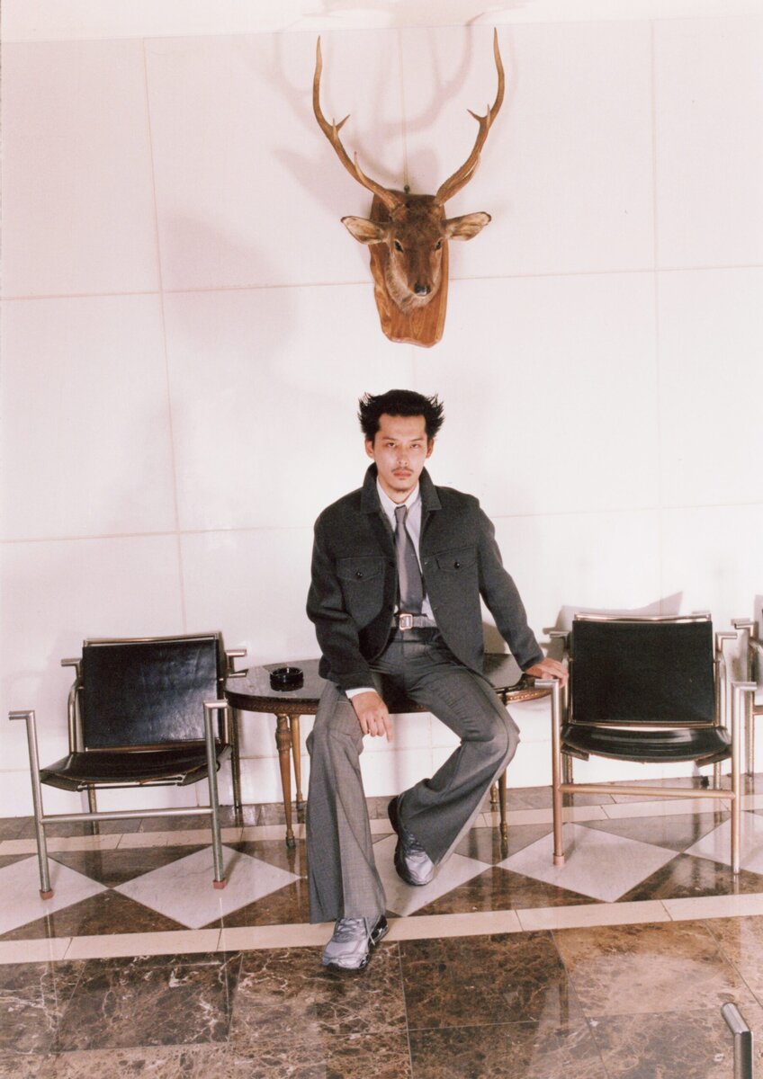 トレンドカラーのグレーを使ったコーディネート