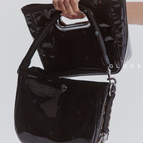 吉田カバン「POTR」から約1年半ぶり新作『GLOSS』登場！光を受けて艶めくPVCと裏地のギャップがたまらない