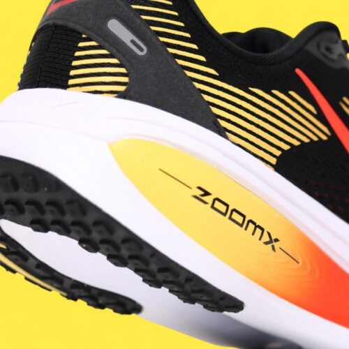 ナイキの「ボメロ18」¥16,500