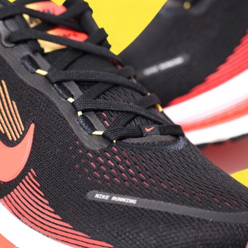 ナイキの「ボメロ18」¥16,500