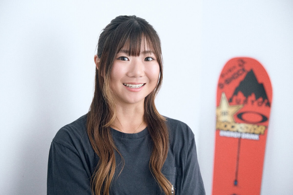 プロスノーボード選手の岩渕麗楽