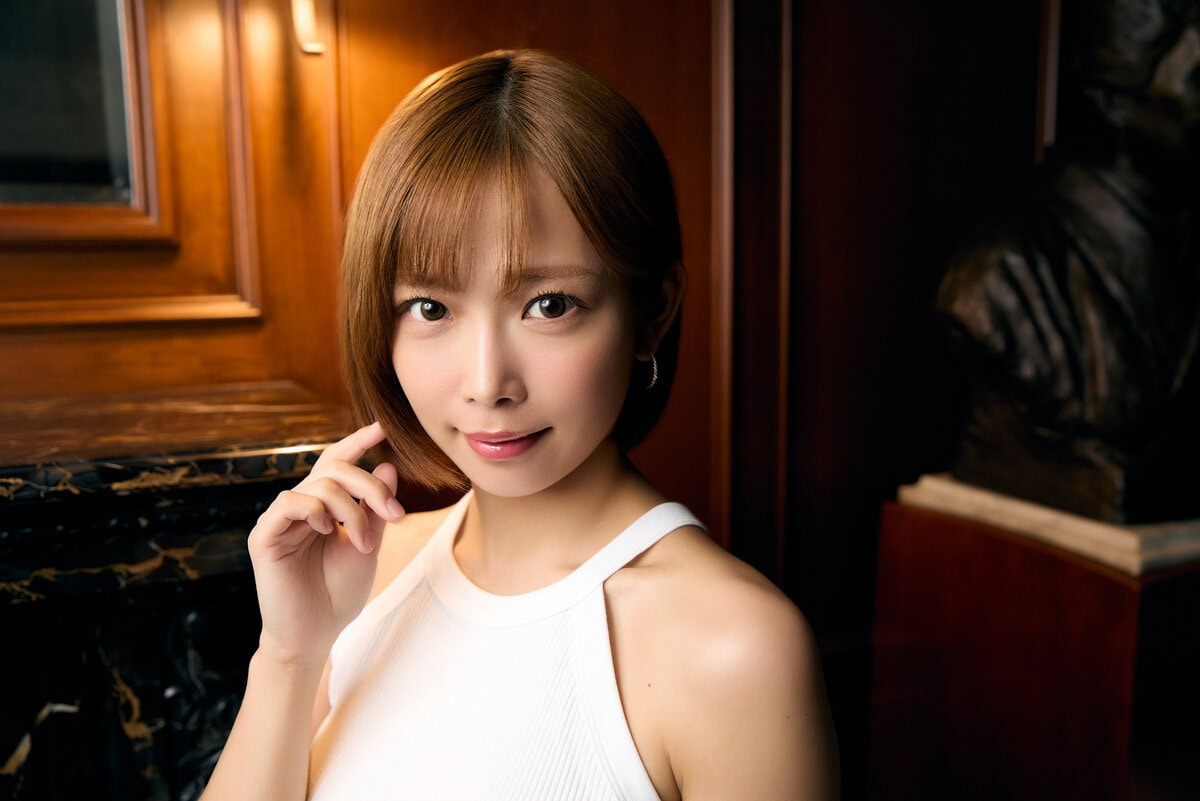 6年ぶりのエッセイ集『犬と厄年』を発表した紗倉まな