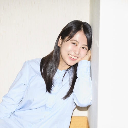 1st写真集を発売したグラビア界のゴールデンルーキー・福井梨莉華