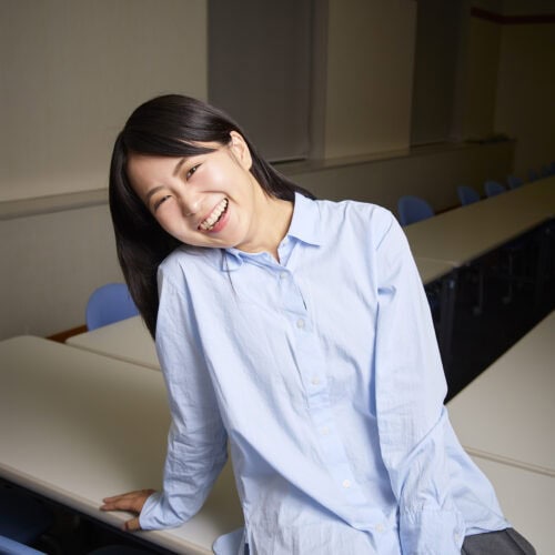 1st写真集を発売したグラビア界のゴールデンルーキー・福井梨莉華