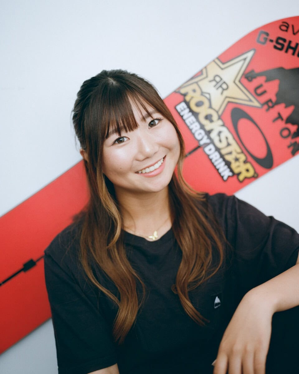 プロスノーボード選手の岩渕麗楽