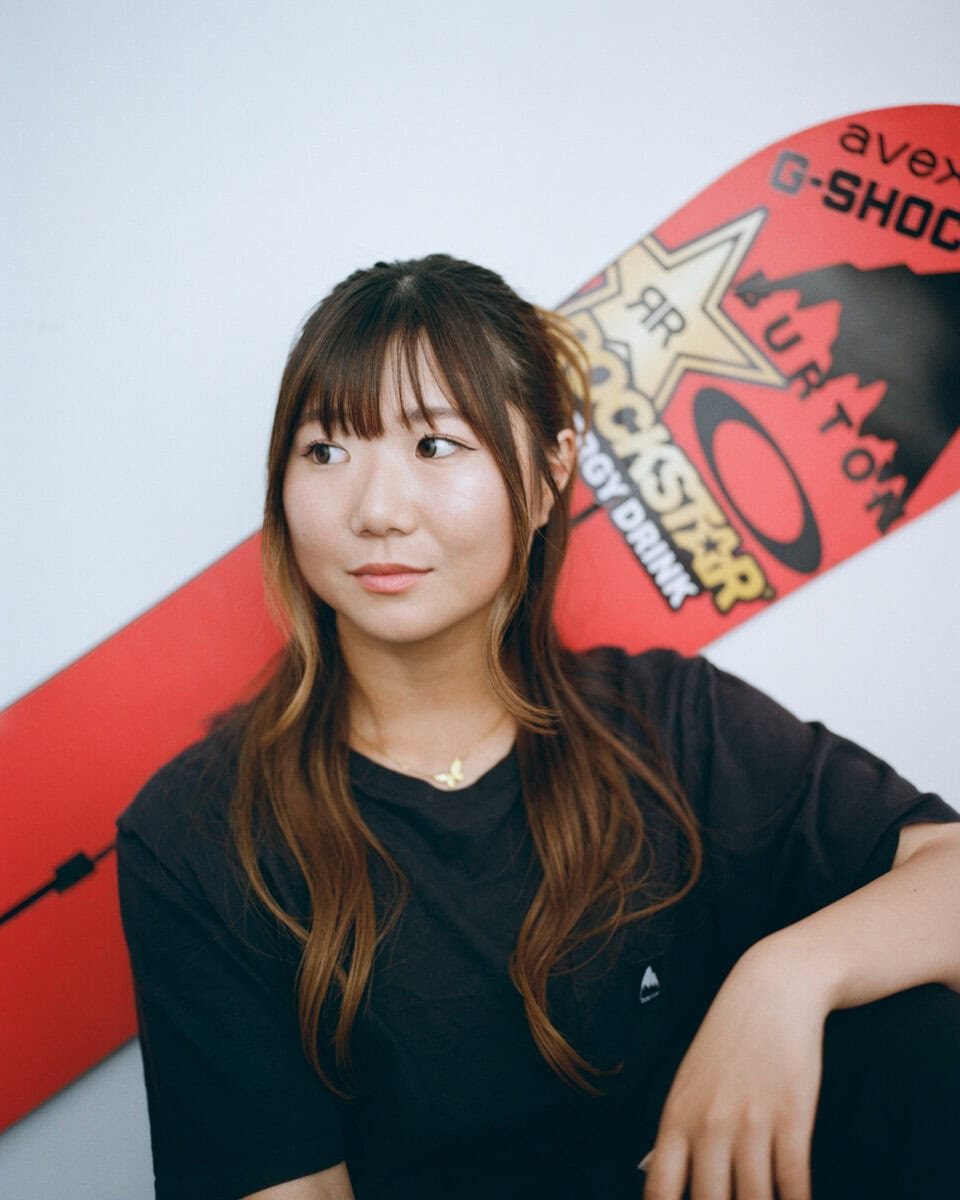 プロスノーボード選手の岩渕麗楽