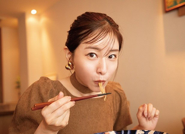 雑誌smart/田中みな実の連載「となりのみな実さん」episode 61 麺が好き! Guest・弘中綾香さん